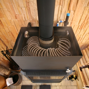コラム「給湯機能付き薪ストーブ、給湯用熱交換システムの仕組み」のサムネイル画像